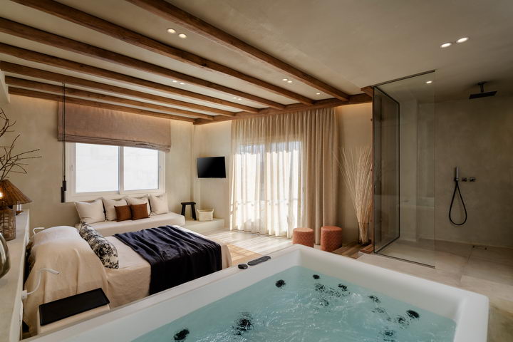 Tesoro Queen Suite